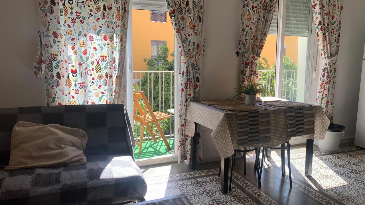 Violeta Apartment With Cozy Balcony Sevilla Zewnętrze zdjęcie