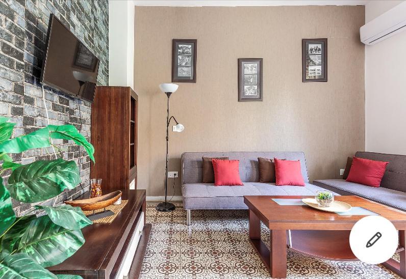 Violeta Apartment With Cozy Balcony Sevilla Zewnętrze zdjęcie