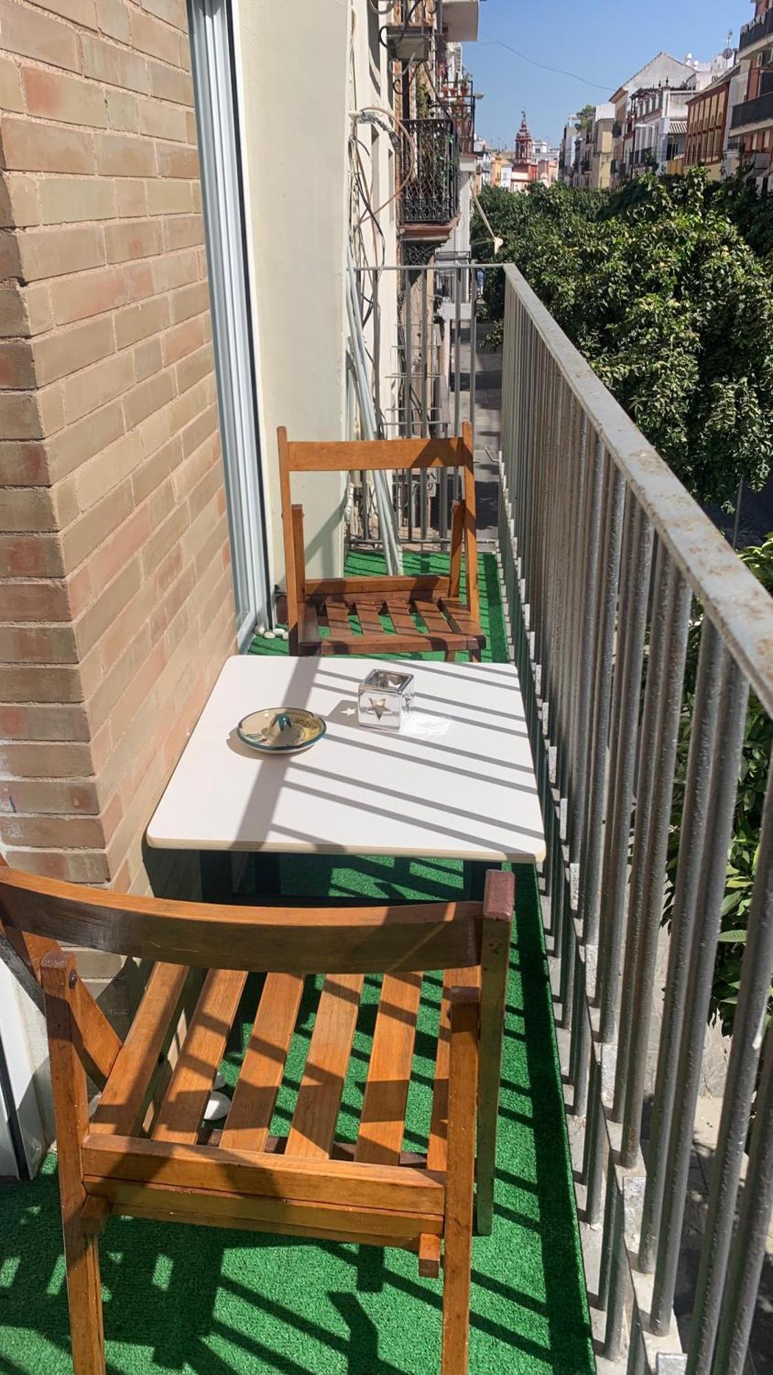 Violeta Apartment With Cozy Balcony Sevilla Zewnętrze zdjęcie